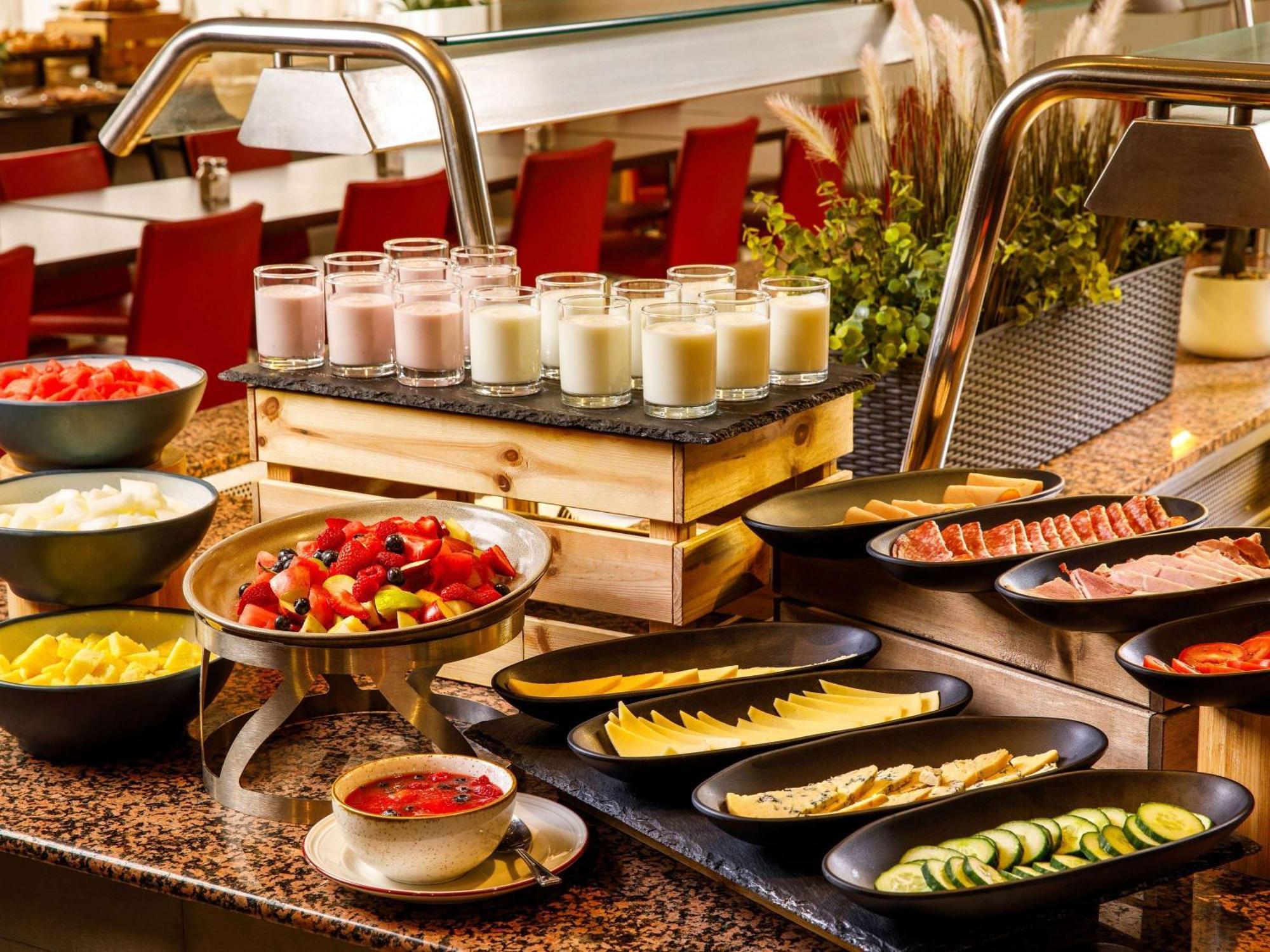 Mercure Cardiff North Hotel Dış mekan fotoğraf