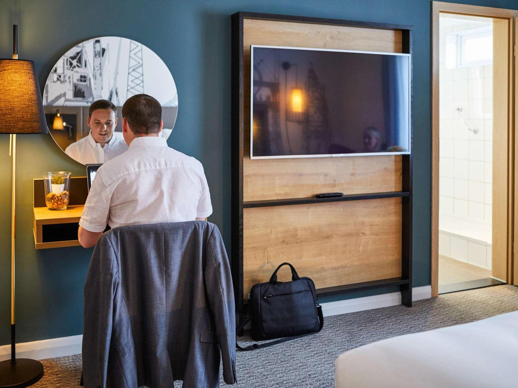 Mercure Cardiff North Hotel Dış mekan fotoğraf