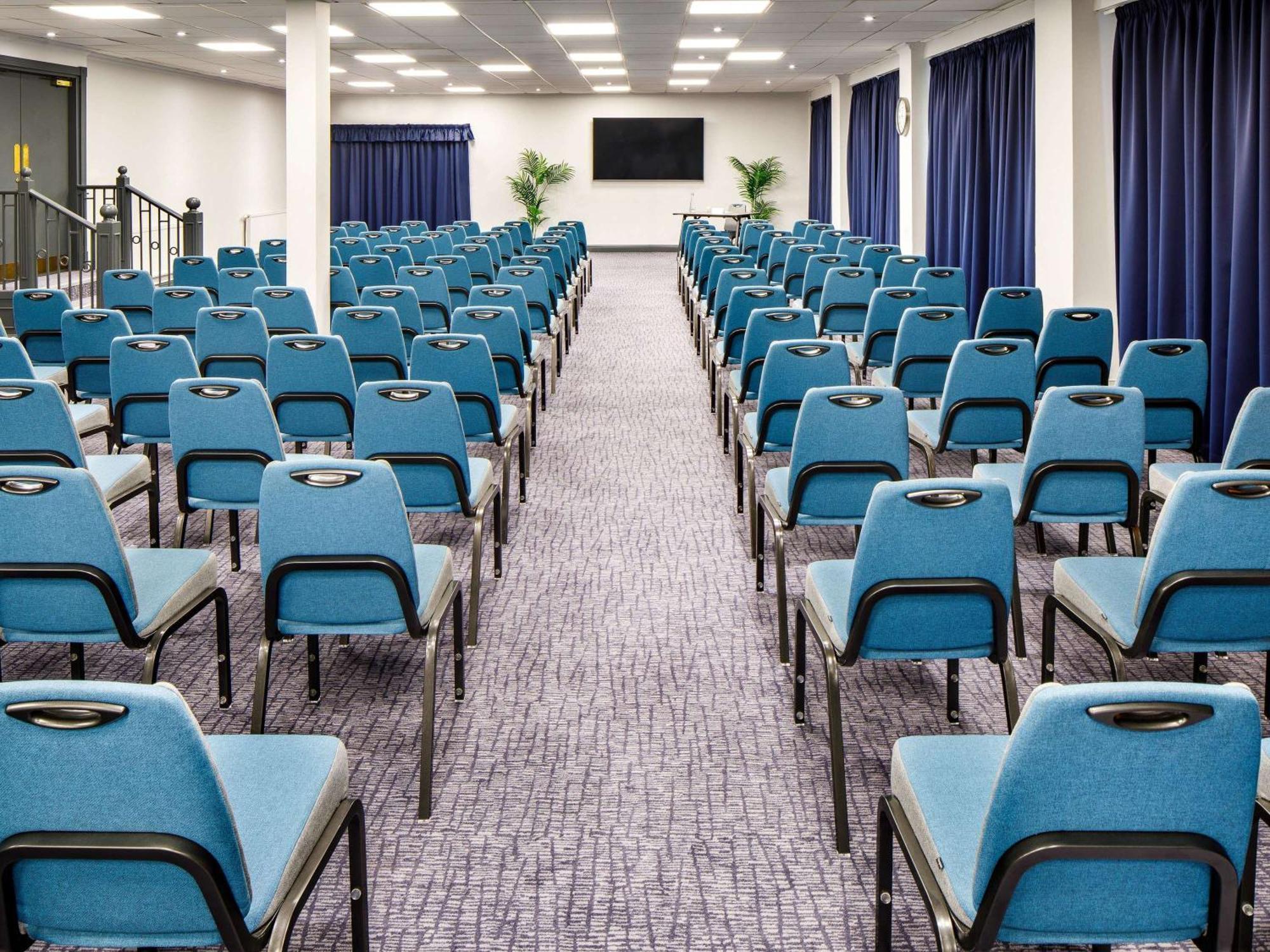 Mercure Cardiff North Hotel Dış mekan fotoğraf